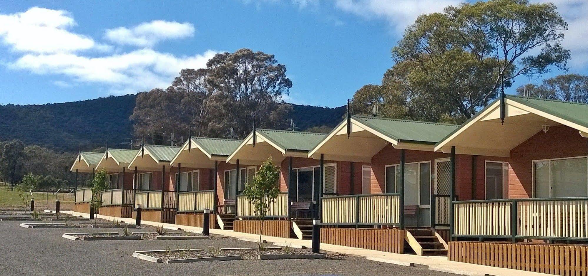 Canberra Carotel Motel Bagian luar foto